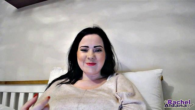 Rachel Aldana - Webcam