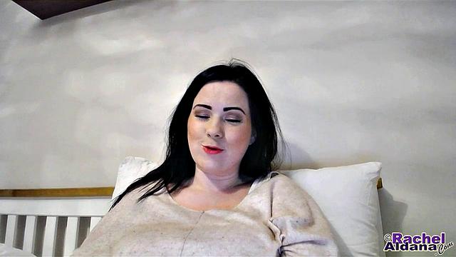 Rachel Aldana - Webcam