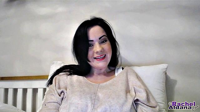 Rachel Aldana - Webcam