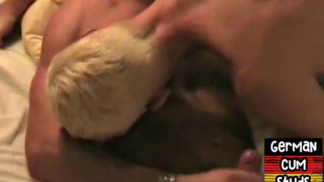 Assfucked German bottom gets jizzed in homemade anal