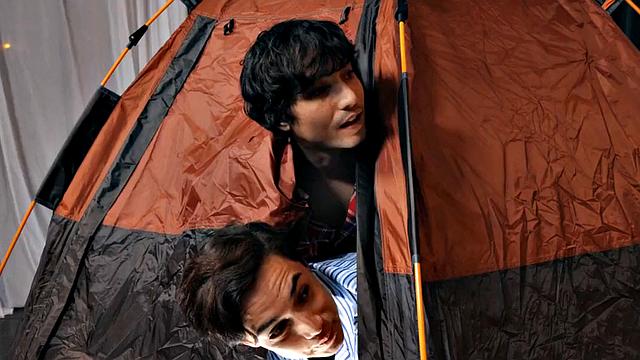 MILF fucked by two big dicks in wet pussy hole in 3way