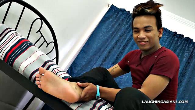 Str8 Boy Derik Foot Tease