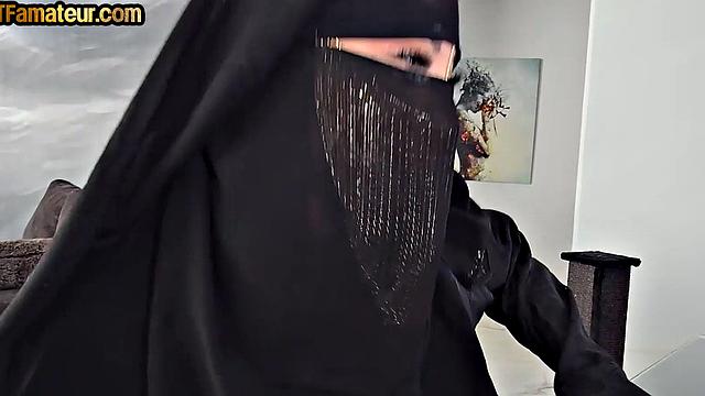 Arab amateur babe riding POV after teasing