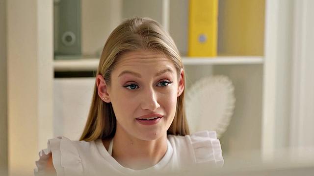 21 SEXTURY - Hot Ladies Sata Jones and Tiffany Tatum Need Ass Love At The Office