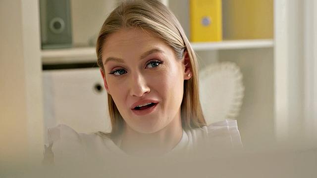 Тиффани Тейтум и Сата Джонс устроили анальную проверку на рабочем месте