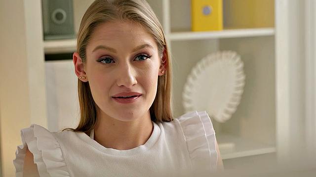 21 SEXTURY - Hot Ladies Sata Jones and Tiffany Tatum Need Ass Love At The Office