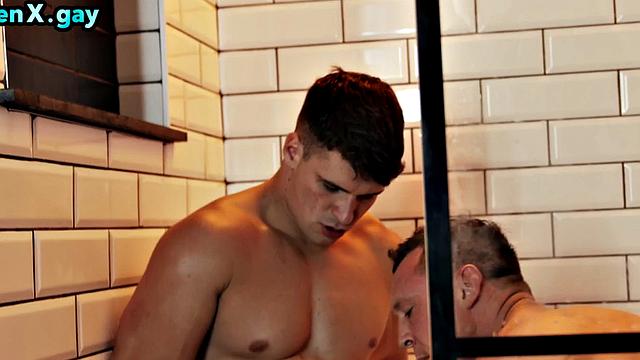 Manly stud barebacks DILF in shower after cocksucking