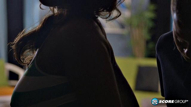 Layla Monroe rocks lucky dude's world