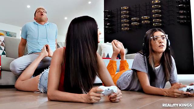 Fucking Gamer's Roomie's BF