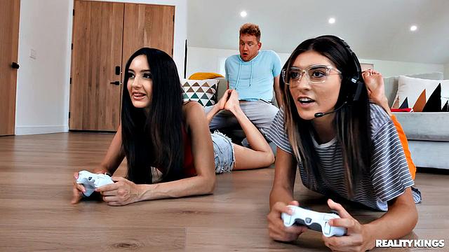 Fucking Gamer's Roomie's BF