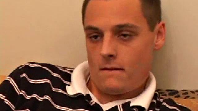 Brayden разрывает Gunner на страстной гей-секс-встрече, когда руки не дают покоя члену обоих парней.