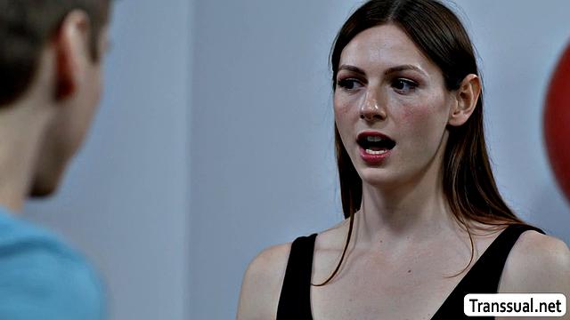 Sweaty anal in the gym with this sexy TS