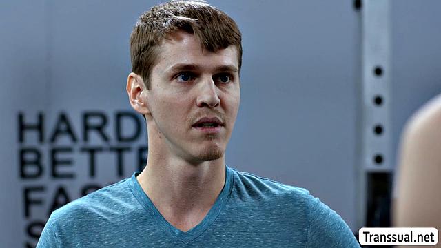 Sweaty anal in the gym with this sexy TS