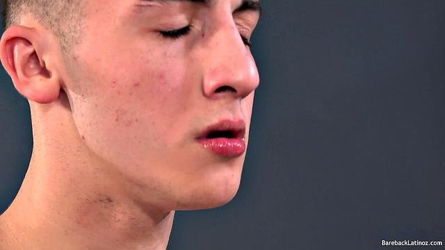 гленн и бруно срывают башню на групповухе с игрушками