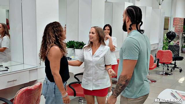 Sneaky Salon Dickdown