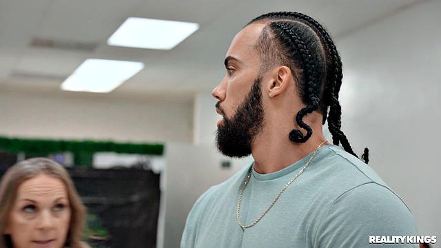 Sneaky Salon Dickdown