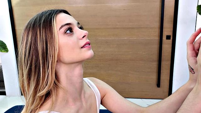 Hot Babe Scarlett Sage 1st Time Anal - LesbianX