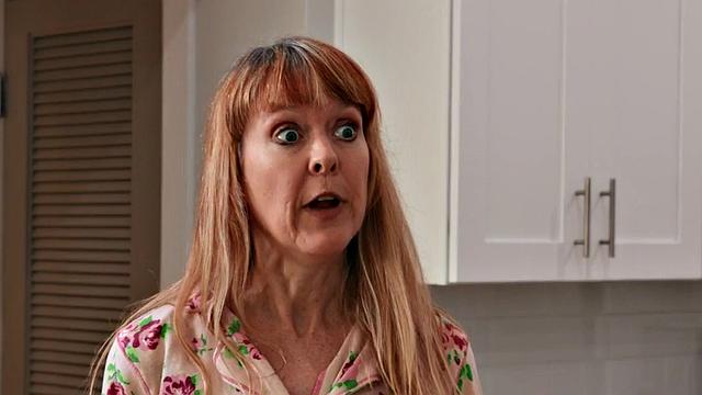 Busty cougar sucking before threeway with little guys