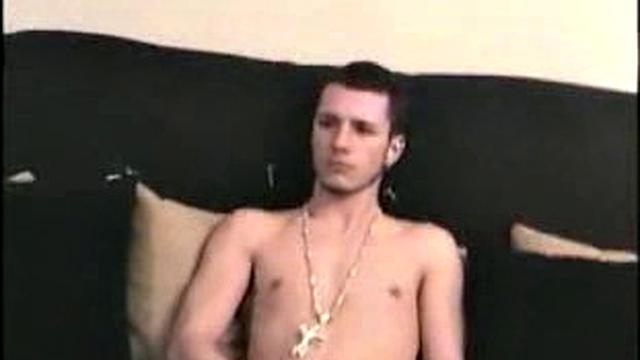 Помогаю парню кончить по-взрослому, без лишних слов