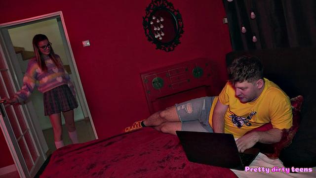 Squirting French Babe Wants Laptop