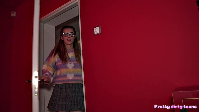 Squirting French Babe Wants Laptop