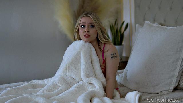 Cream Pie Virgins 8: Scene 1 - Fill Her