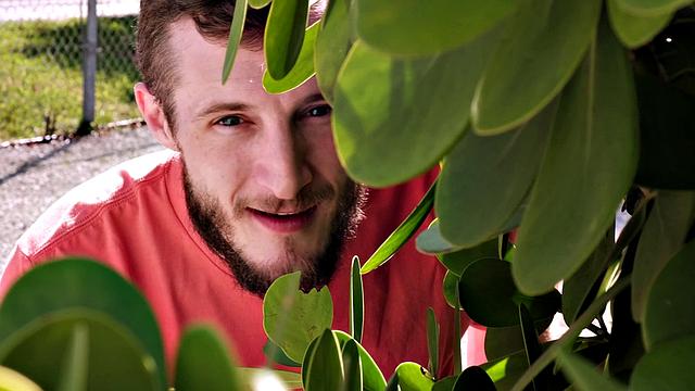 Maggie Green: Bikini Babe Takes Dick