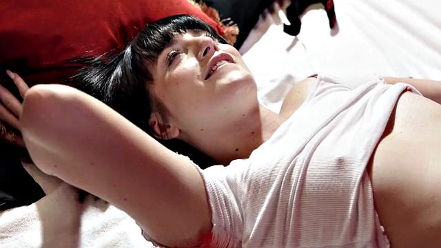 Seduced MILF loves eating pussy after fingering