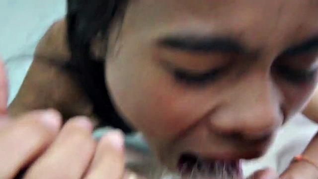 Ann2 on Tuktuk Patrol - Blowjob - 4min Clip