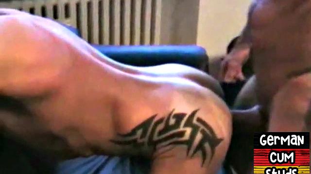 MuscledGerman DILF fucks jock in homemade anal