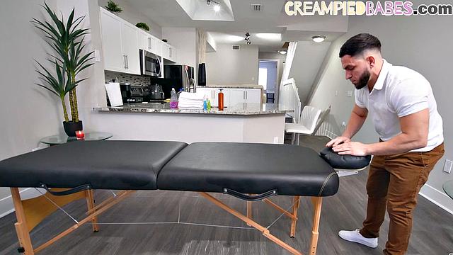 Oiled bigass cutie pussybanged