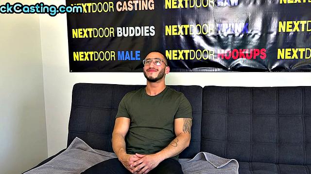 Handsome solo jock wanks on casting after interview