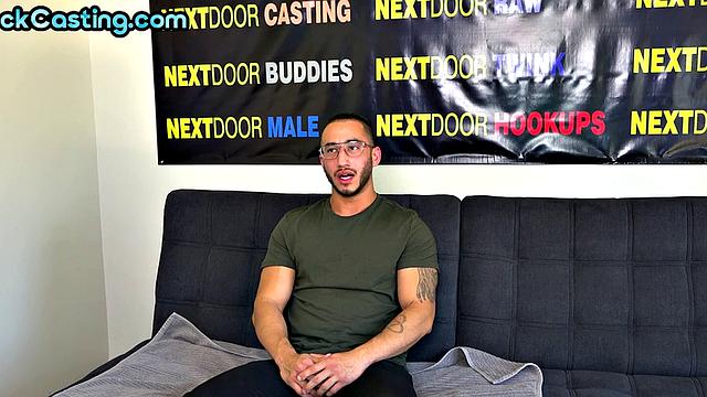 Handsome solo jock wanks on casting after interview