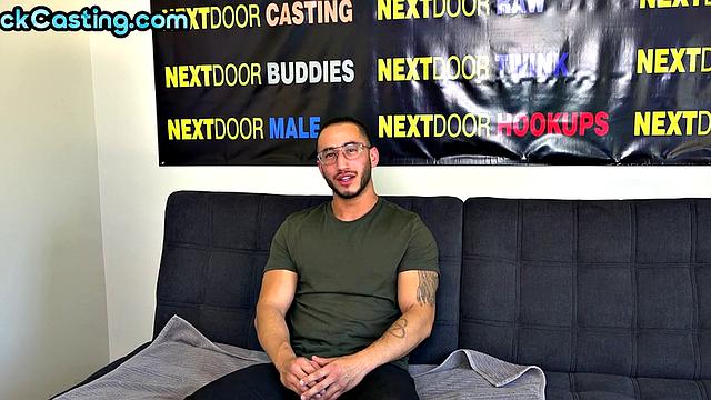 Handsome solo jock wanks on casting after interview