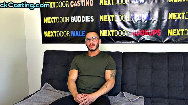 Handsome solo jock wanks on casting after interview