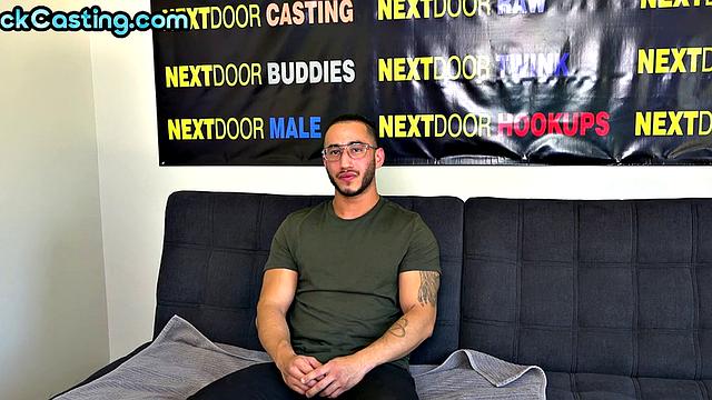 Handsome solo jock wanks on casting after interview
