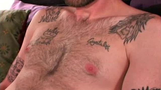 Крис устраивает мастер-класс по дрочке, финал очевиден