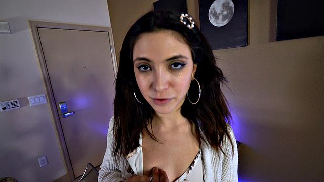 Захожу к отчиму и сразу заводим жаркую движуху