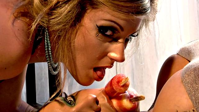 Glamorous lesbian babes fingering and pussy licking in duo