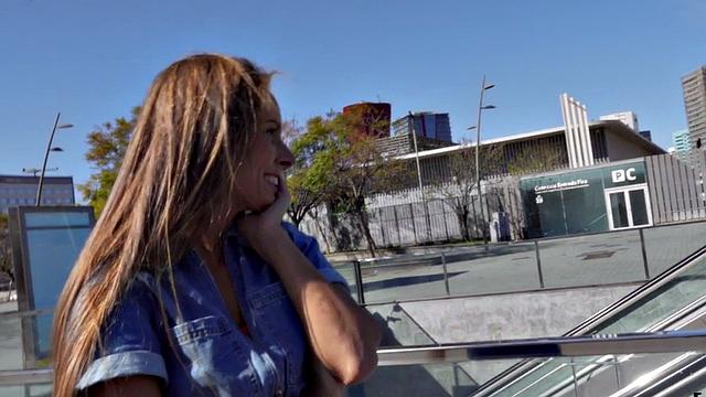 Pickup tanned babe in outdoor fuck after casting