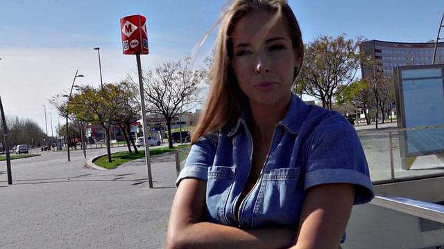 Pickup tanned babe in outdoor fuck after casting