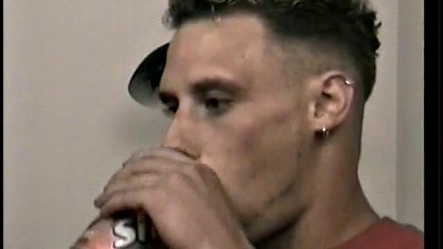 горячий гетеро не сдерживает страсть, когда лижут жопу