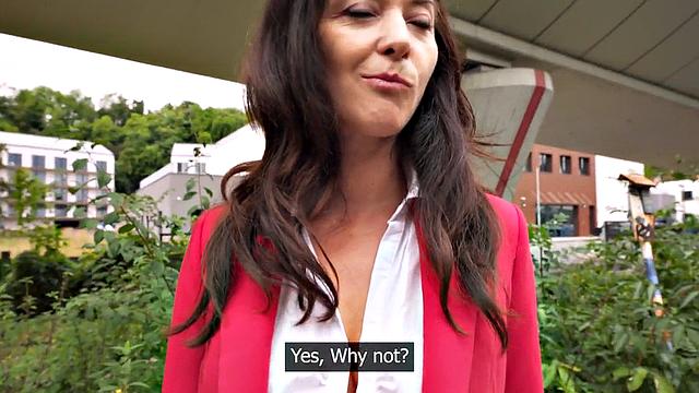 Public MILF pussysmashed outdoor after picking up