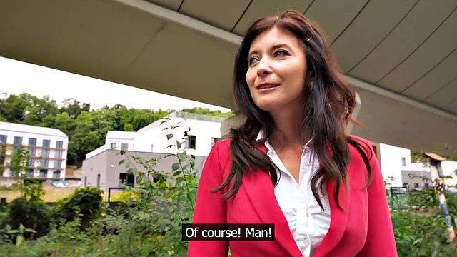 Public MILF pussysmashed outdoor after picking up