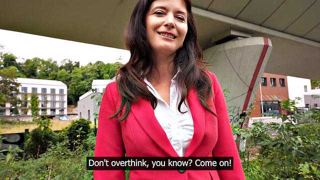 Public MILF pussysmashed outdoor after picking up