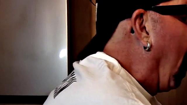 Gloryhole dude sucks hard cock while stroking it