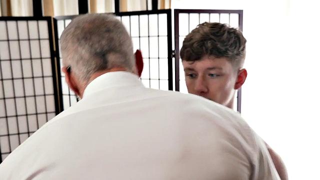 Tiny 21yo twink barebacked by muscled tattooed daddy