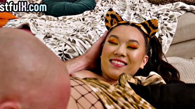 Petite asian cosplayer pussy fingered