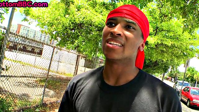 Public Nubian thug assfucked by white outdoor 4 money