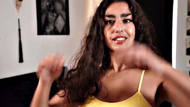 POV amateur chick shows skills in amateur video